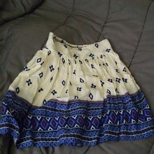 White and blue strechy skirt
